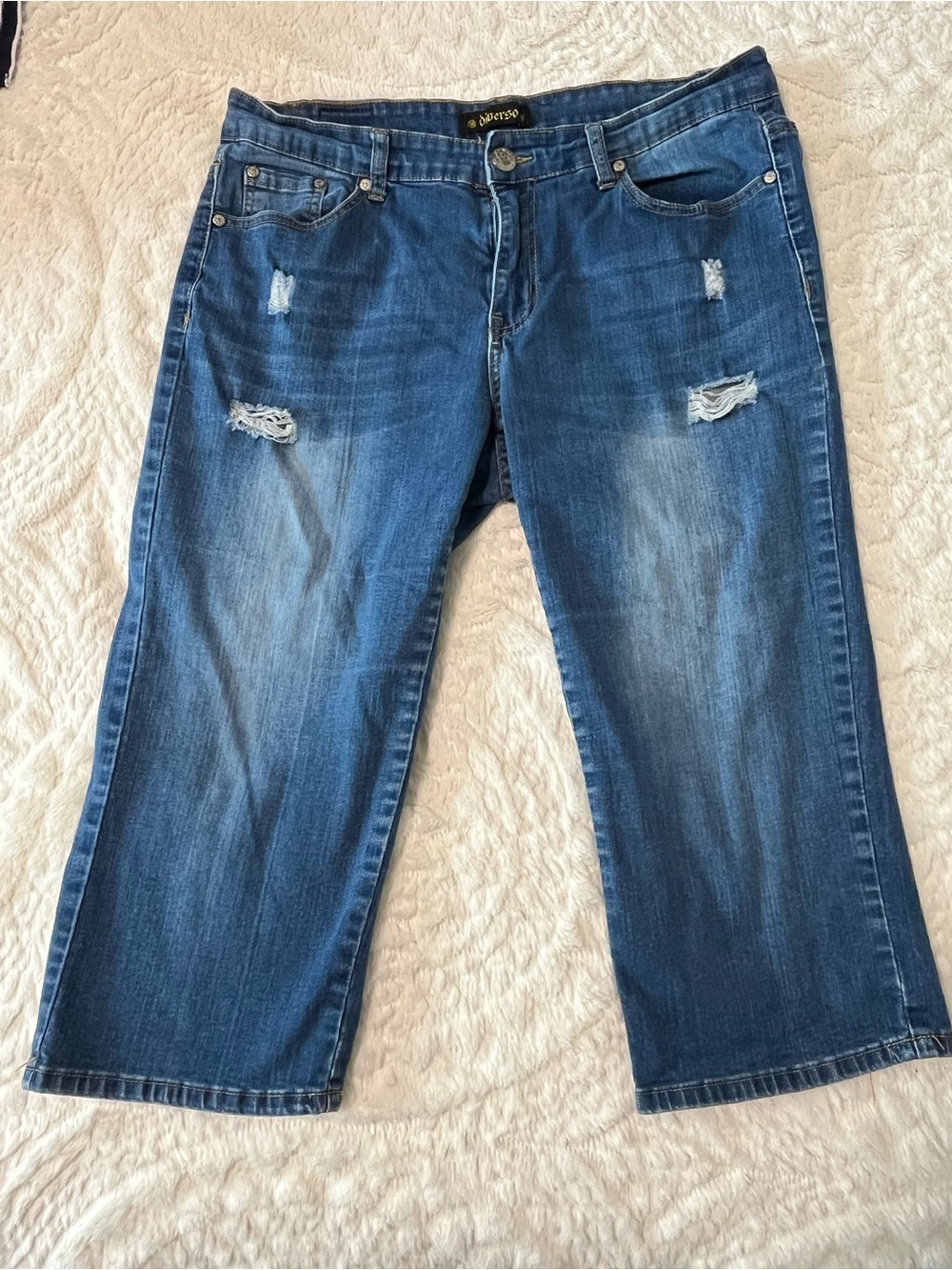 Diverso Women's Cropped Distressed Jeans - Blue Size 14W
